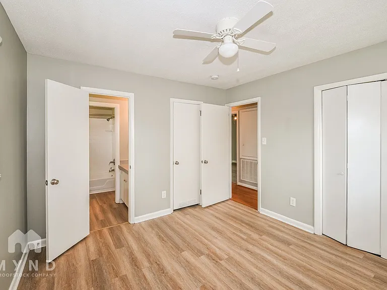 221 Tanglewood Dr — Photo 13