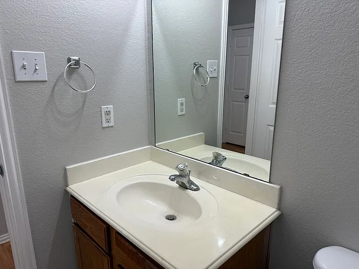 413 Hilltop Dr — Photo 9
