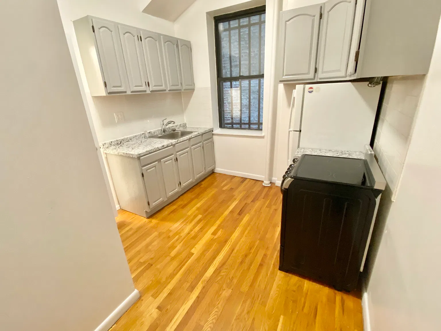 202 East Sixth Street — Photo 4