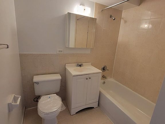 3rd image of 14702 Northern Blvd #4E