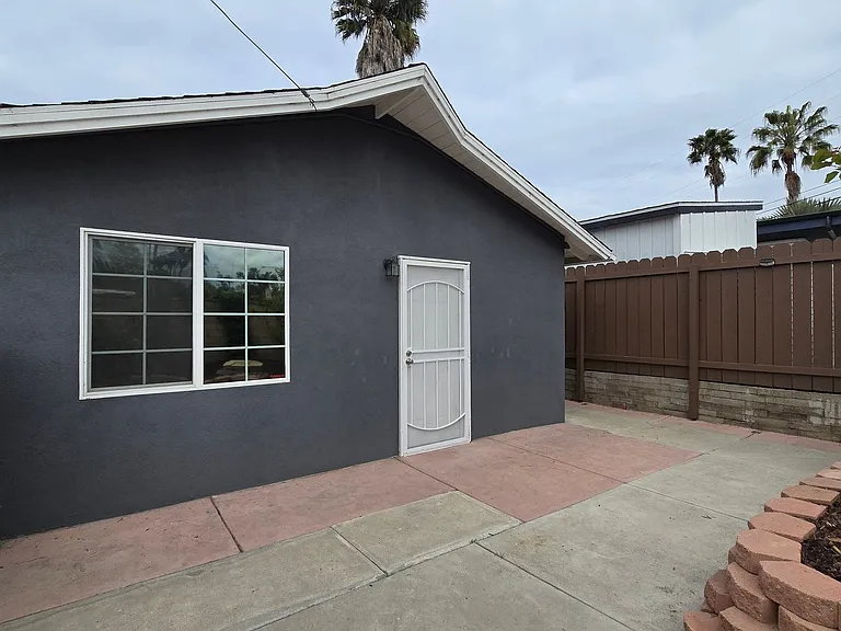 1236 Mackinnon Ave — Photo 10
