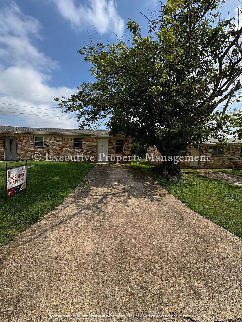 410 Sunset Lane — Photo 2