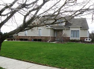 160 S Stadium Rd, Oregon, OH 43616