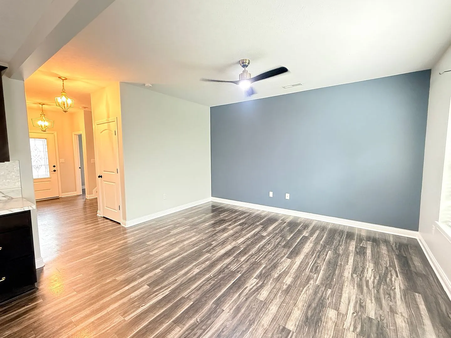 611 Knob Hill Rd — Photo 4