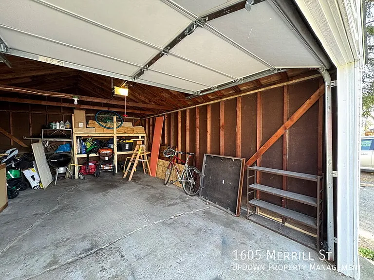 1605 Merrill St — Photo 34