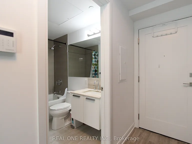 50 Charles St E #1801 — Photo 12