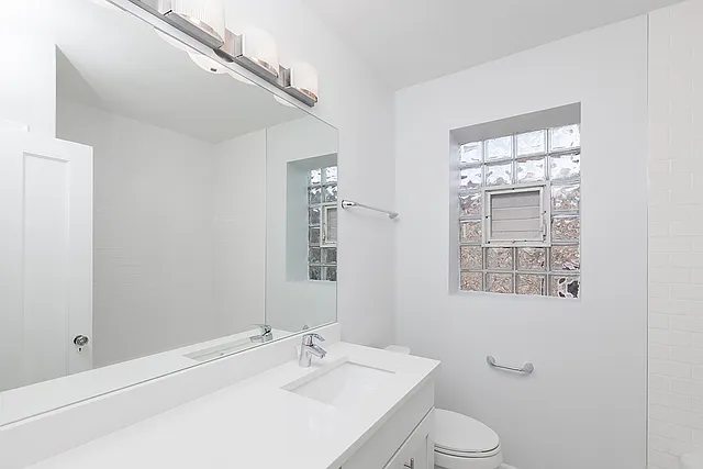2720 W Winnemac Ave #2 — Photo 12