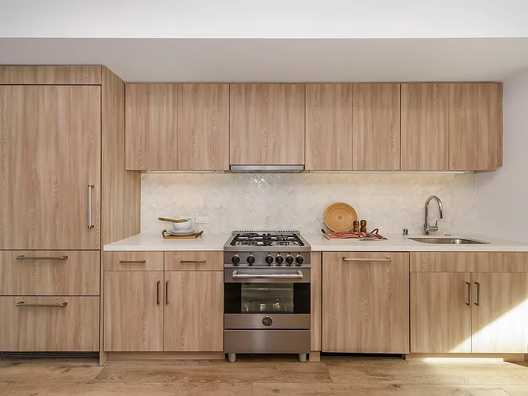 1288 Howard St #413 — Photo 7