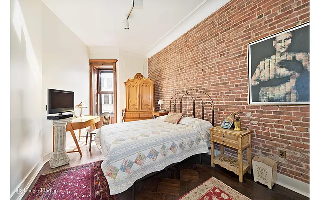 Rented by Douglas Elliman | media 7