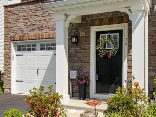 14 Saw Mill Circle, Hackettstown Town, NJ 07840
