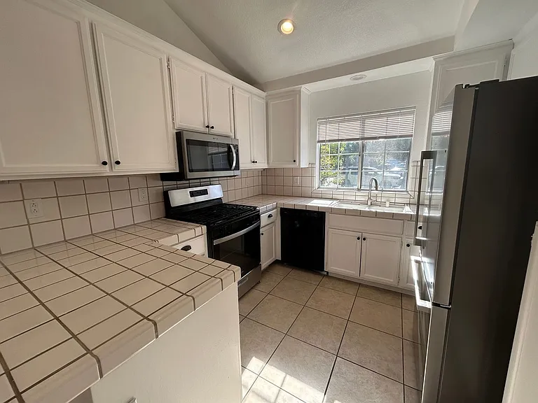 4093 Heartland Way — Photo 6