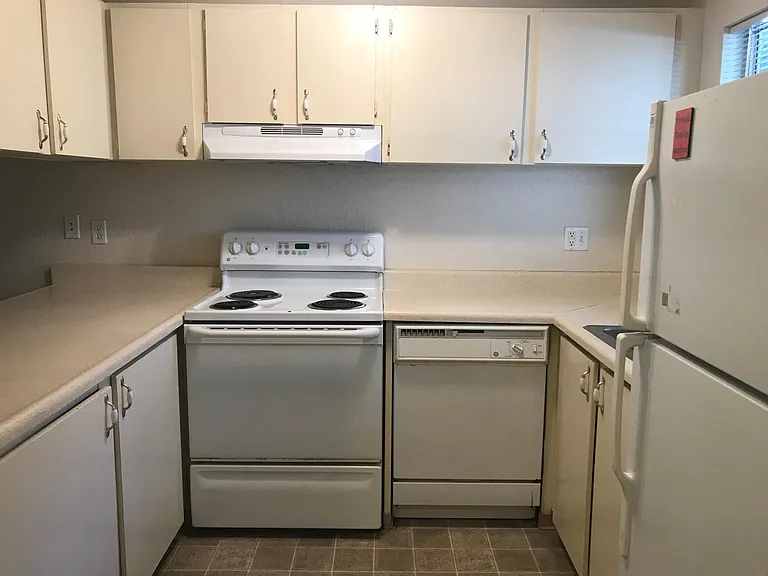 14547 NE 40th St #J105 — Photo 6