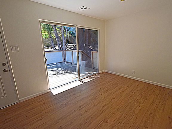 5th image of 170 Miller Ave APT 6