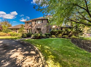 5 Silverwood Rd, Moorestown, NJ 08057