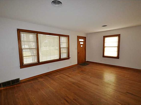 3rd image of 130 Elmwood Ave