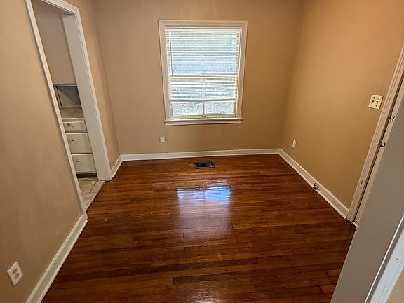 3rd image of 739 Alvaredo St