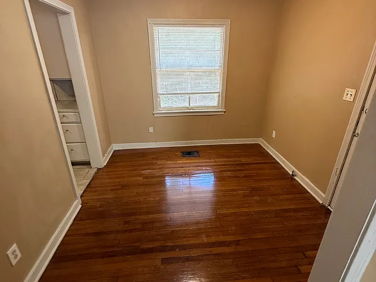 739 Alvaredo St — Photo 3
