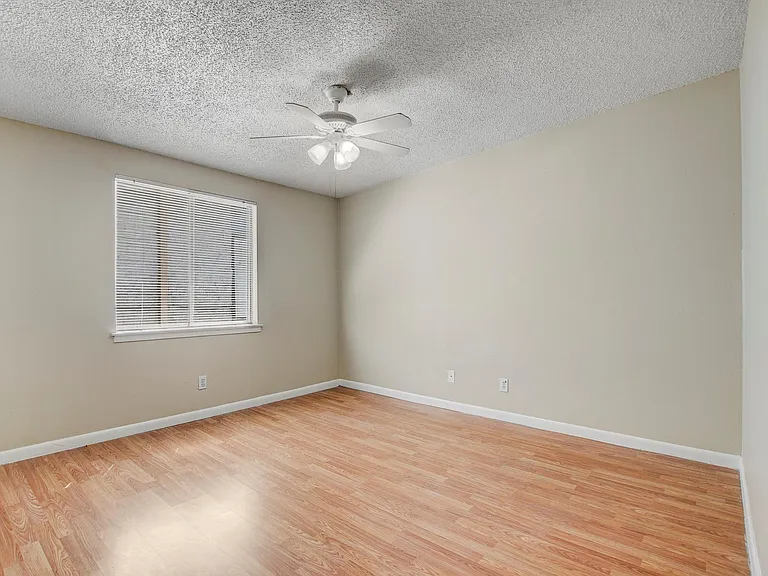 2408 Longview St #211 — Photo 15