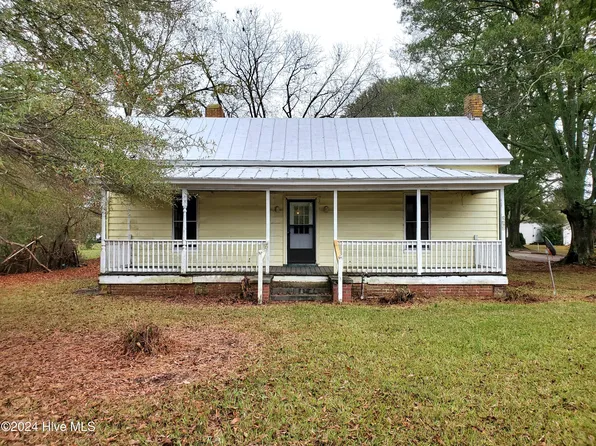 201 N White Street, Whitakers, NC 27891