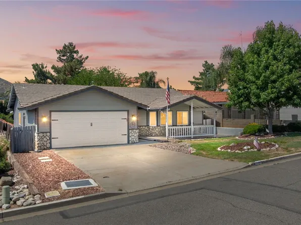 30848 Long Point Dr, Canyon Lake, CA 92587