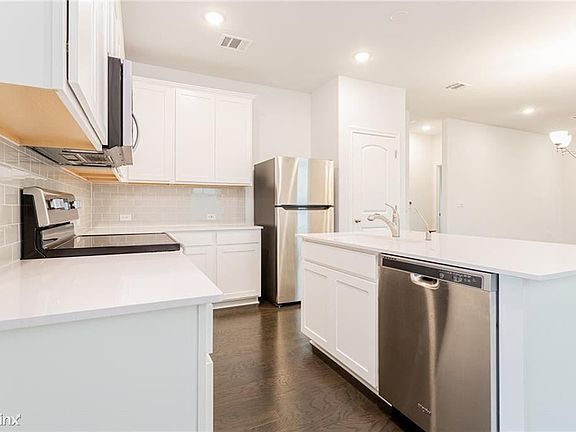 4th image of 6516 Graymont Dr