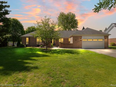 13822 Towering Oaks Dr, Shelby Township, MI, 48315
