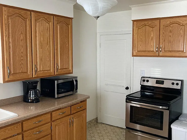 754 W Winneconne Ave — Photo 11