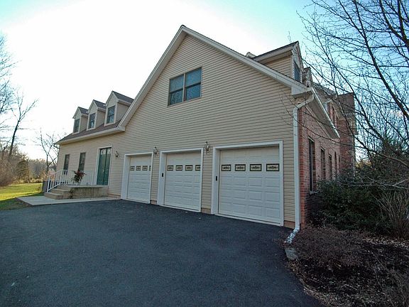 3 Car Garage with side entrance
