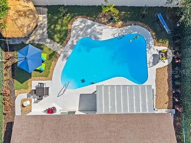 3 bed, 2.0 bath, 1368 sqft, $3,500 — Photo 2