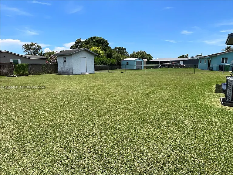 14253 SW 107th Pl — Photo 6