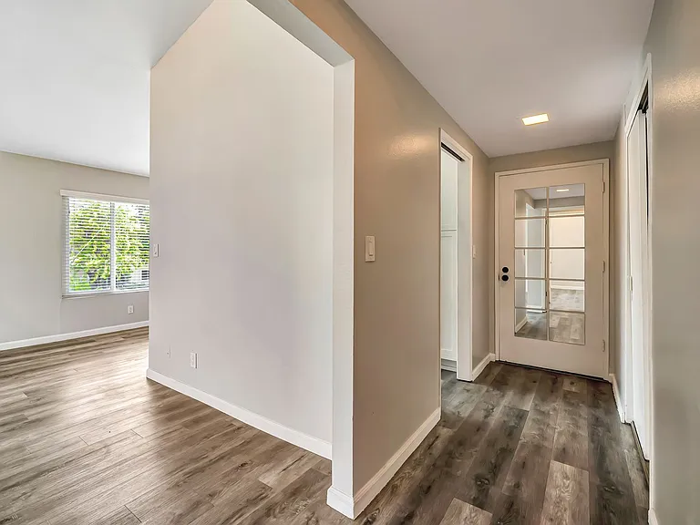 1751 Colby Ave #4 — Photo 16