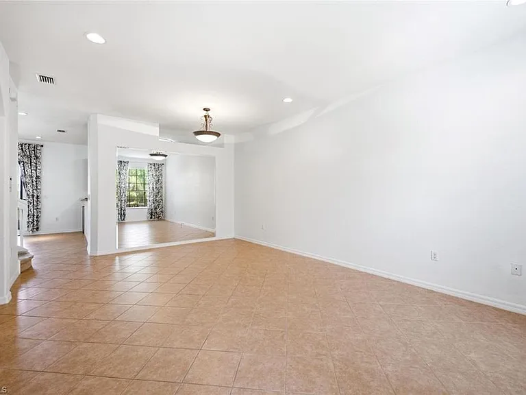 7631 Bristol Cir — Photo 3