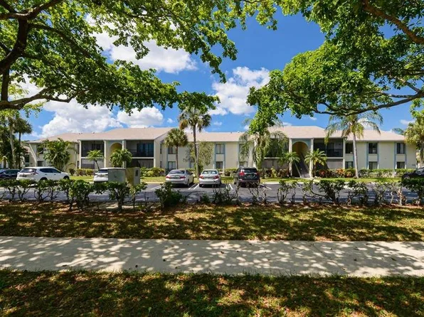 1115 Green Pine Boulevard #G2, West Palm Beach, FL 33409