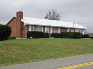 3572 Christiansburg Pike NE, Floyd, VA 24091