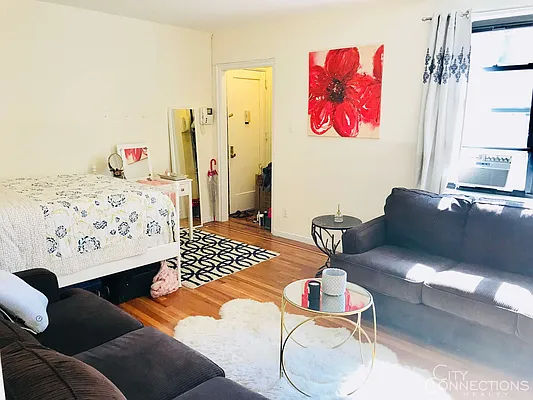Rented by City Connections Realty | media 1