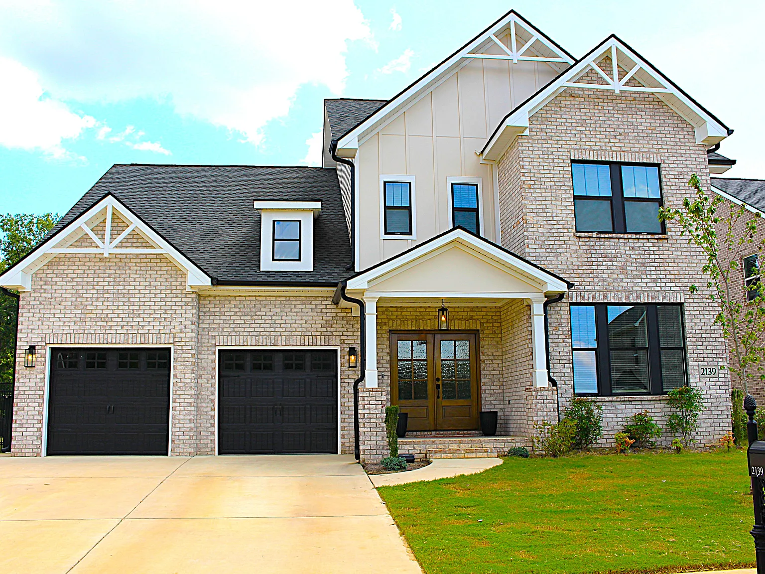 5 bed, 3238 sqft, $3,200 — Photo 1