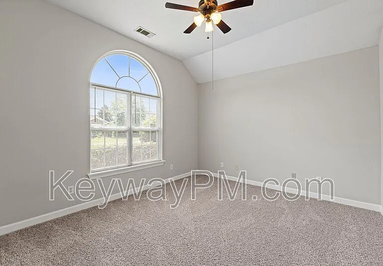 633 Ventana Dr — Photo 11