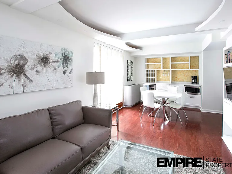 150 W 51st St #2102 — Photo 2