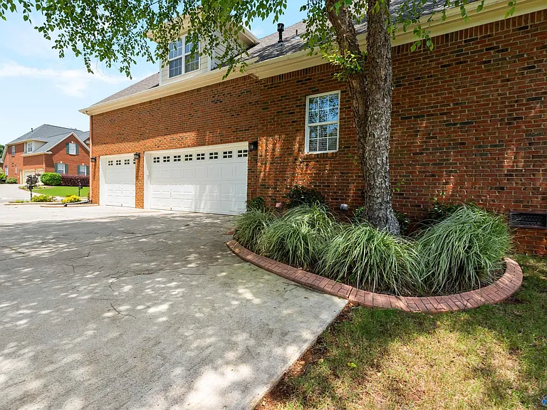 103 Wickerberry Ln — Photo 38
