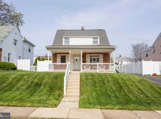 860 Cricket Rd, Secane, PA 19018