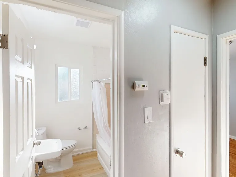 22815 Grand St — Photo 6