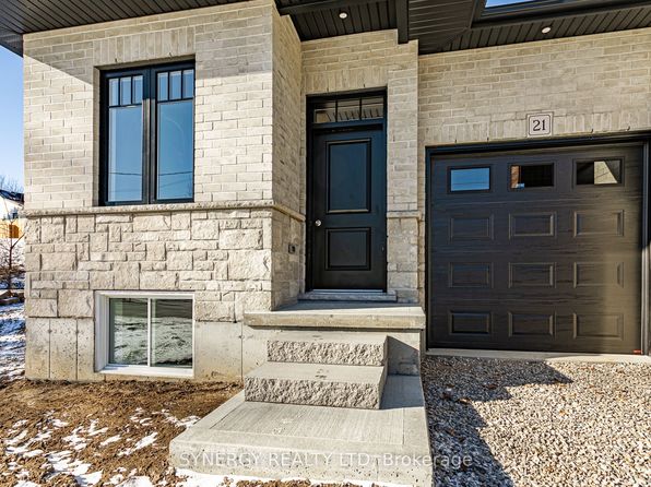 21 John Pound Rd S, Tillsonburg, ON N4G 3J1
