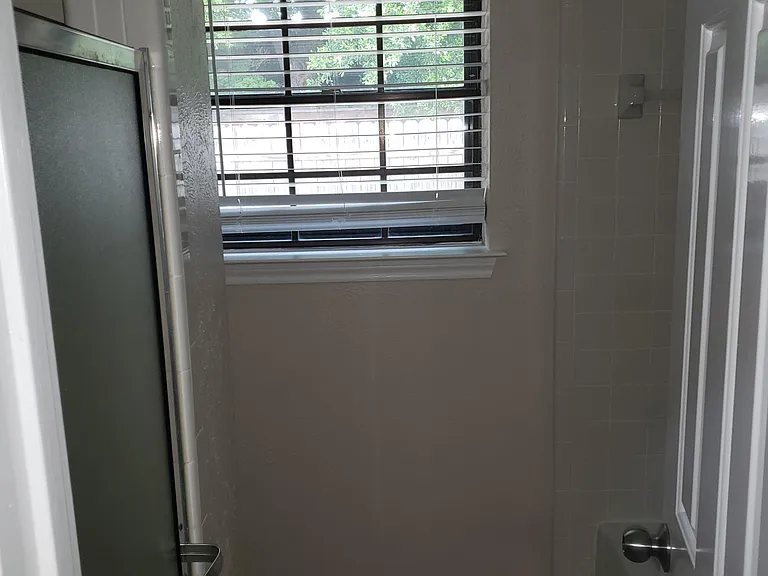 3016 Overton Park Dr W — Photo 23