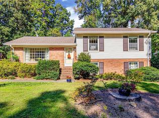 2804 Rutherford Dr, Greensboro, NC 27408