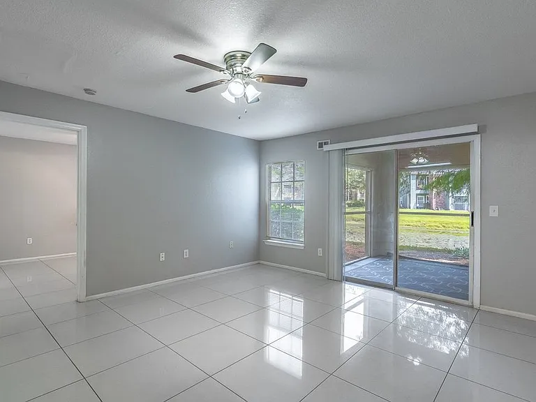 5124 Park Central Dr #517 — Photo 10