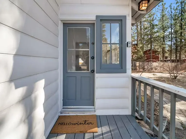 697 Chipmunk Ln — Photo 2