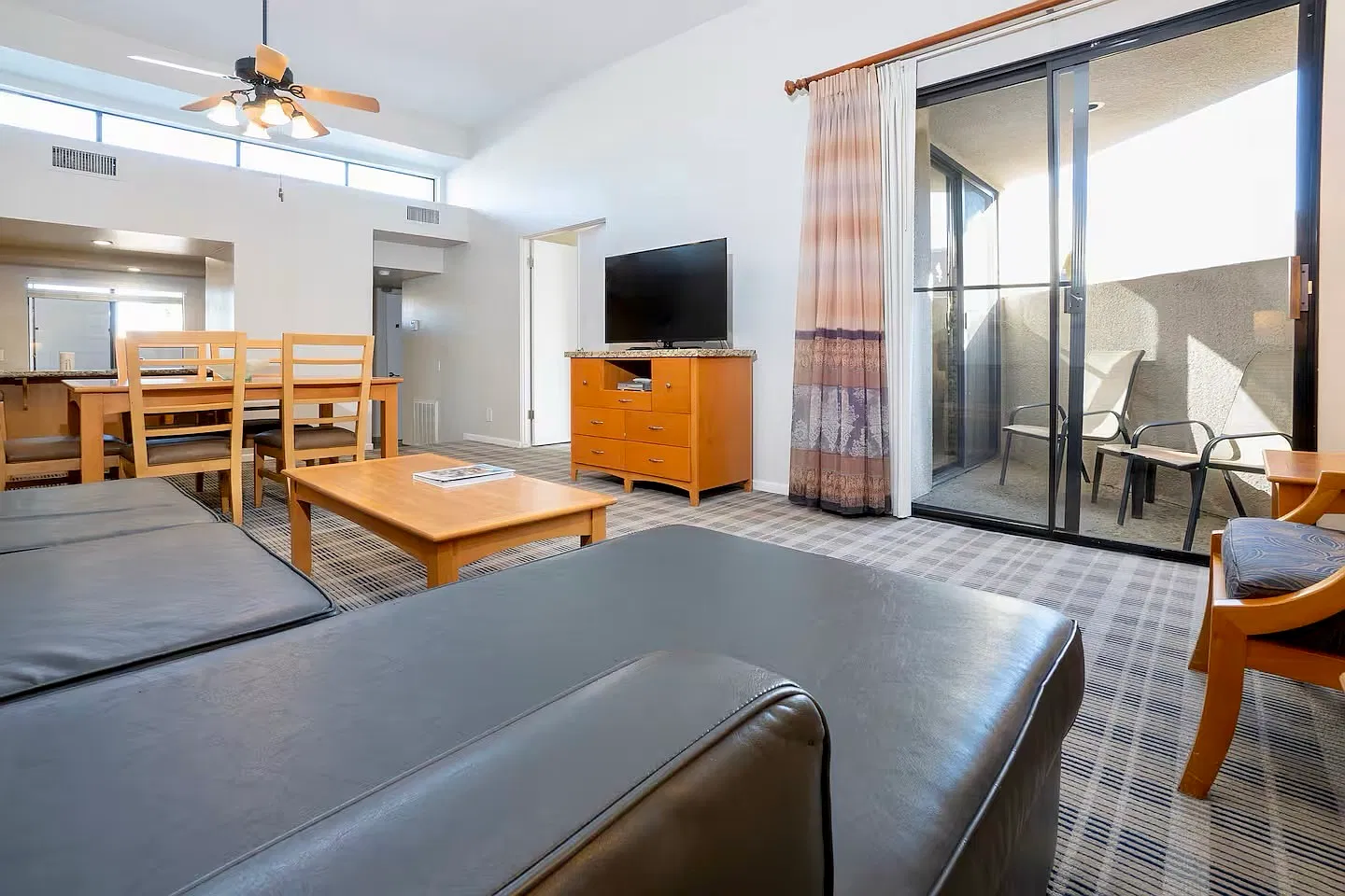400 S Hermosa Dr — Photo 3