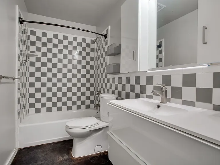 2300 Trailside Drive — Photo 19