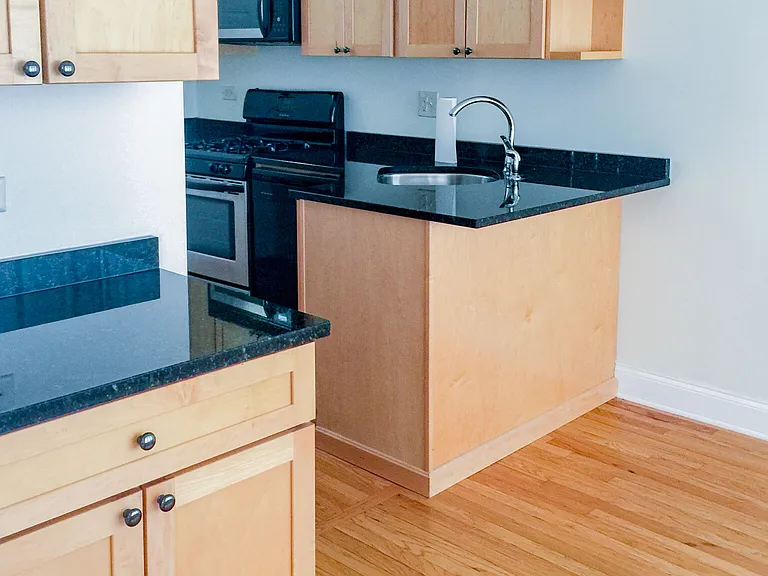 4806 N Paulina St #22WW — Photo 8