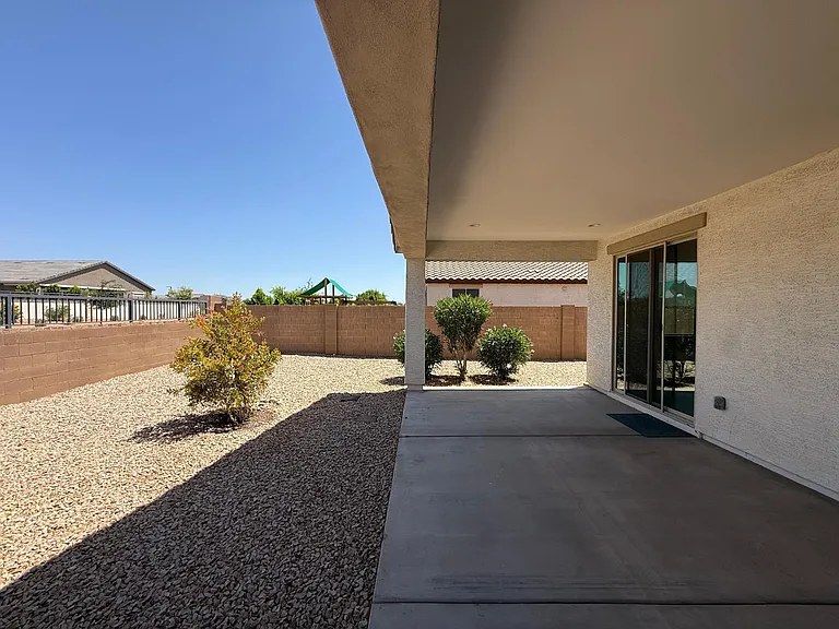 15744 W Jefferson St — Photo 24